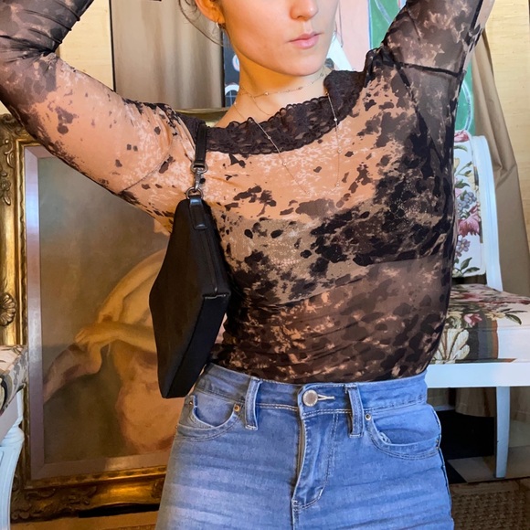 Cropped long sleeve mesh top - Picture 4 of 5